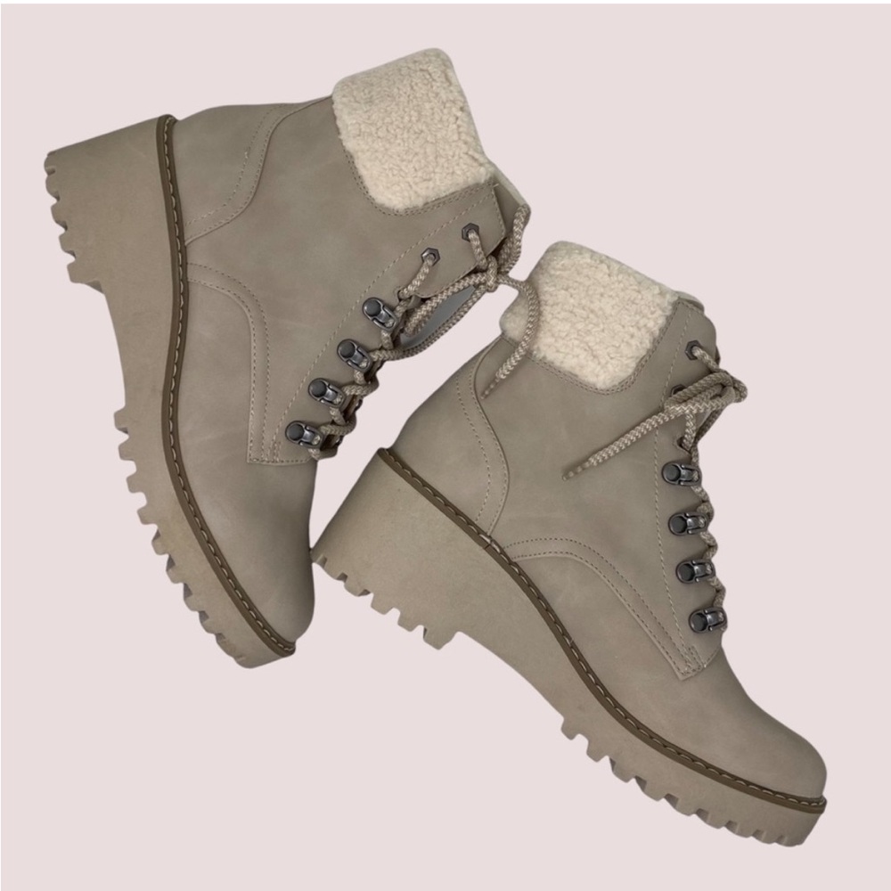 Dolce Vita Neutral Beige Sand Bone Laceup Boots Faux Sherling Trim Size 10